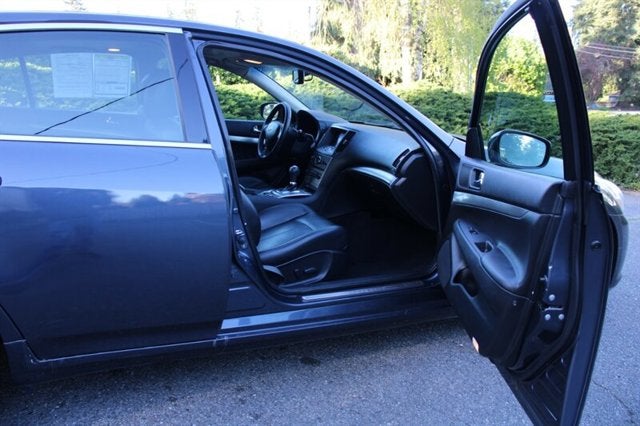 2011 INFINITI G25 Sedan x