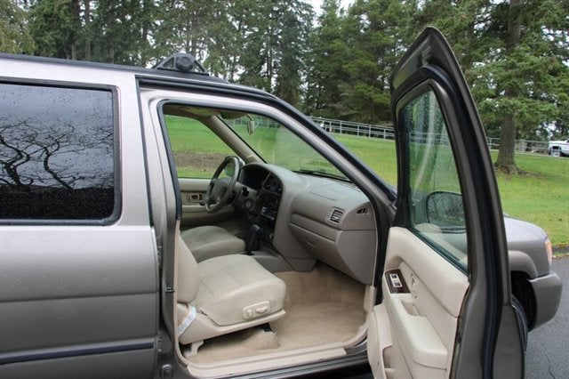 2001 Nissan Pathfinder LE