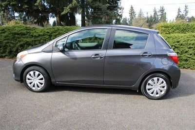 2012 Toyota Yaris 5-Door L1-owner